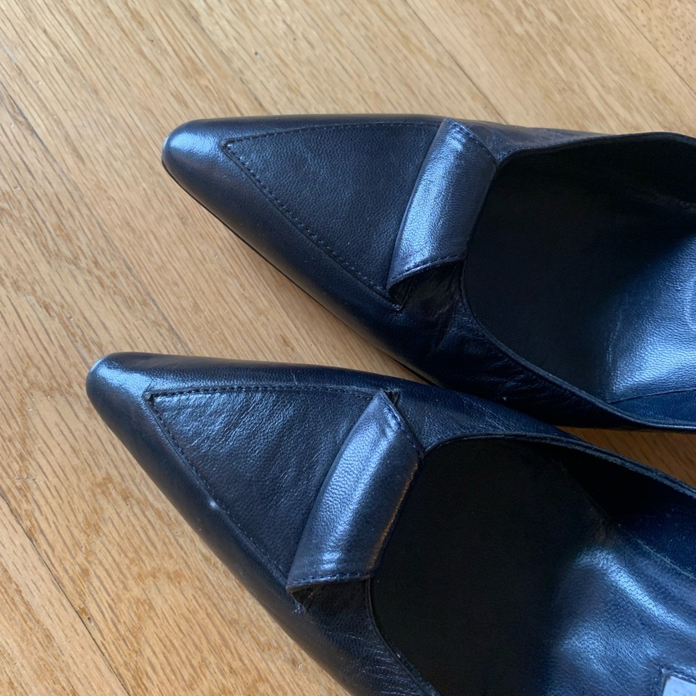 Manolo Blahnik // VTG Black Patent Pumps - Picture 4 of 7